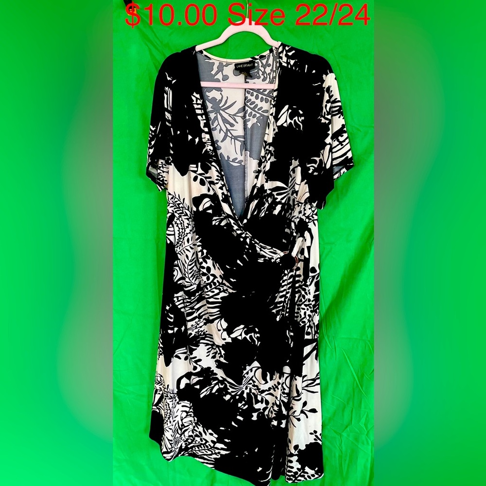 Black and white mock wrap dress. Size 22/24.